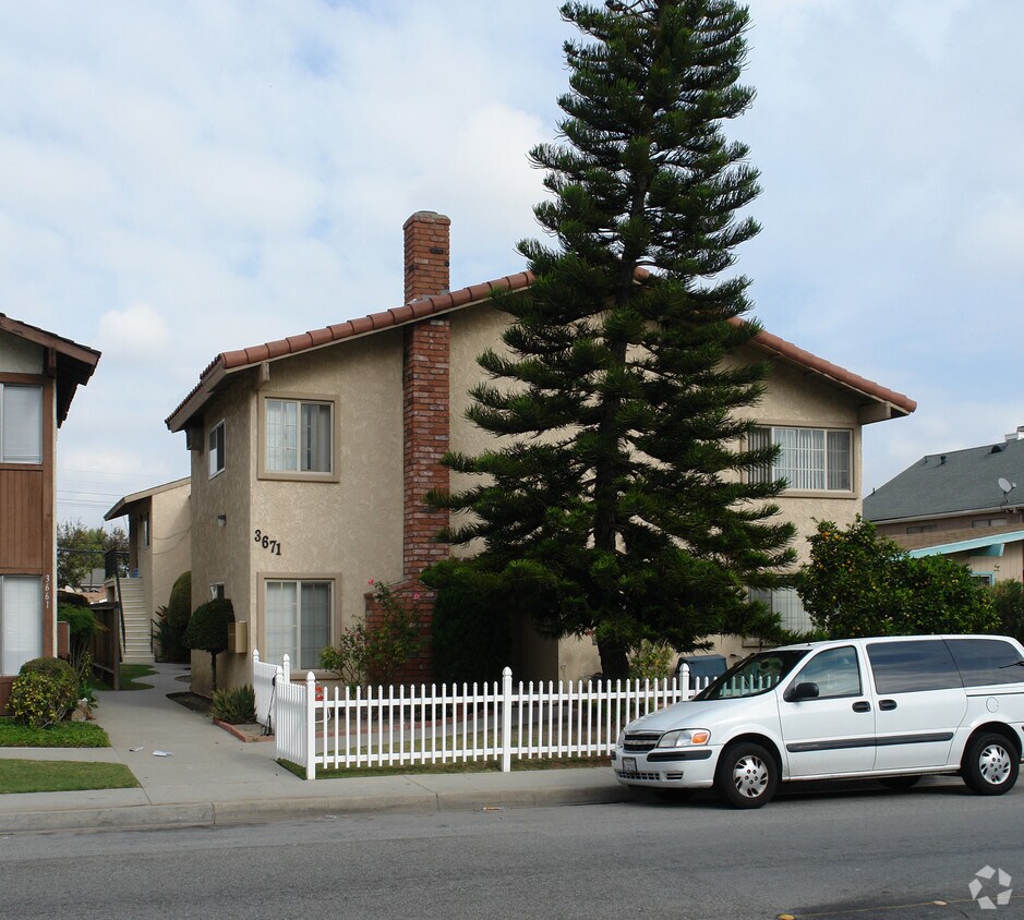 Primary Photo - 3671 Farquhar Ave