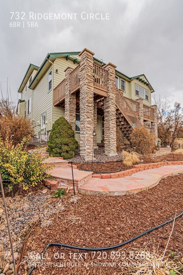 Foto del edificio - Exquisite 6-Bedroom Corner Lot Haven: Moun...