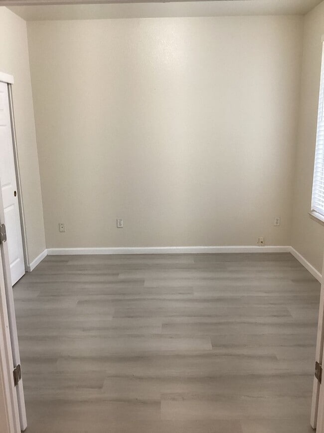 Building Photo - Single Story 4 bedroom home in Elk Grove