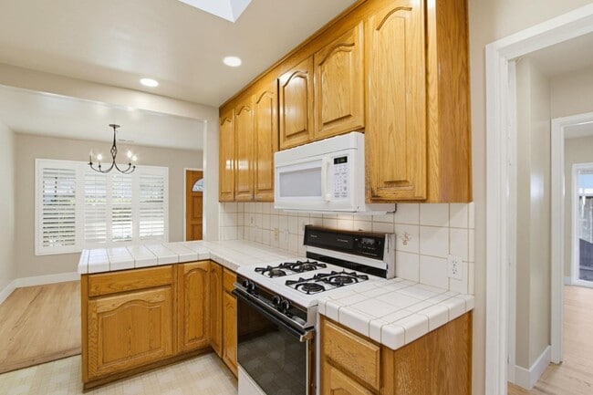 Building Photo - 2682 Coit Dr