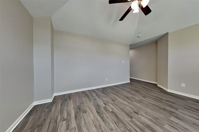 Foto del edificio - 25714 Oakridge Forest Ln