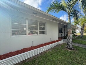Building Photo - 1110 S 19th Ave