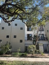 Building Photo - 2713 Crawford St