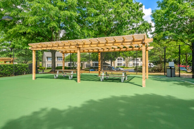 Lounge Seating near Pickleball Court - Rosewood Apartment Homes
