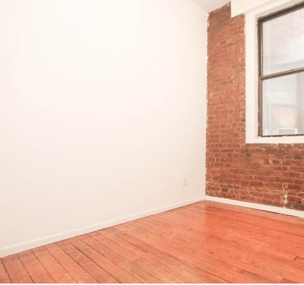Building Photo - 36 SAINT MARKS Pl