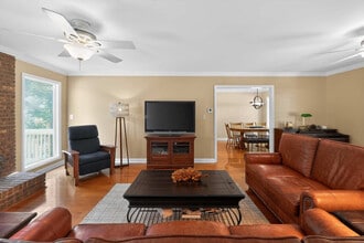 Building Photo - 7953 Woodhill Cove Ln