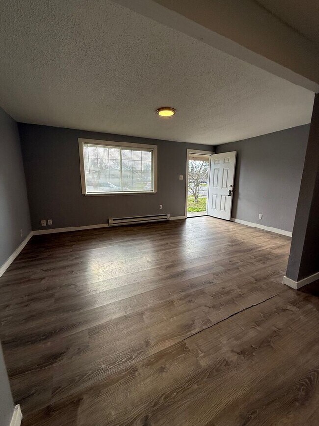 Building Photo - Cozy 2 Bedroom Unit in Lakewood