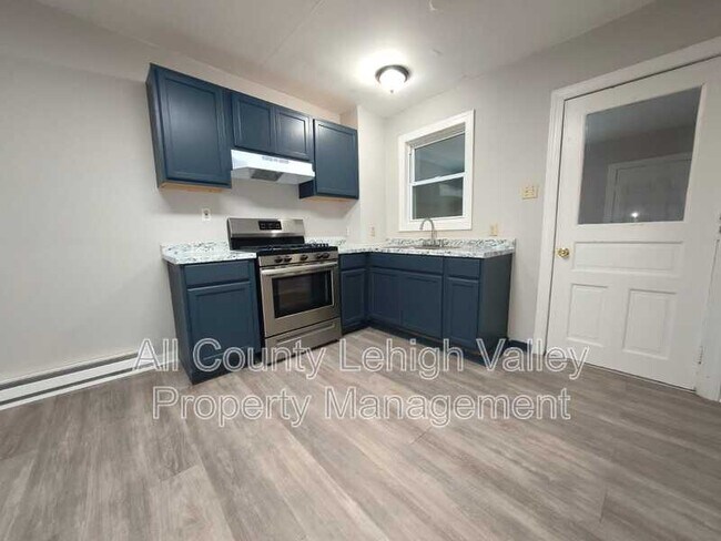 Foto del edificio - 339 W Lincoln St