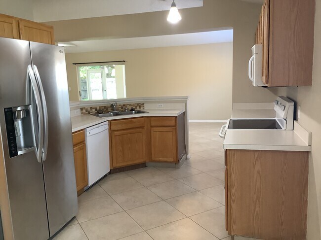 Foto del edificio - 5276 Mansford Pl