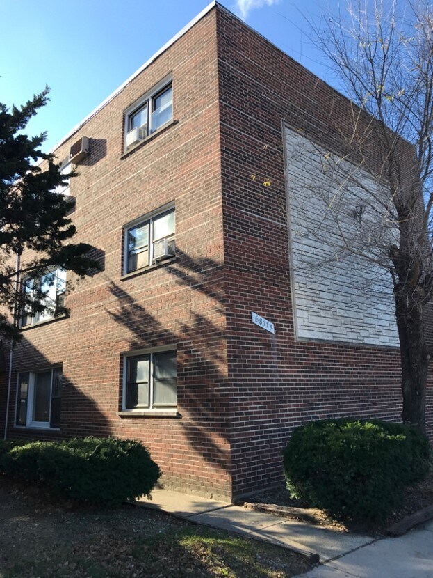 Building Photo - 6811 Pershing Rd