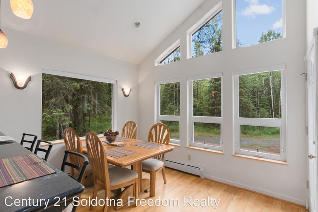 Building Photo - 2 br, 1 bath House - 35126 Waterfront Way