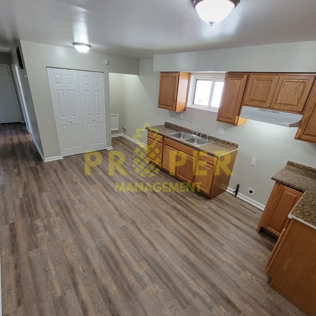 Foto del edificio - 3 bedrooms 1 bathroom house