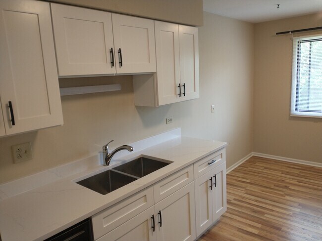 Foto del edificio - 829 Thornton Ct