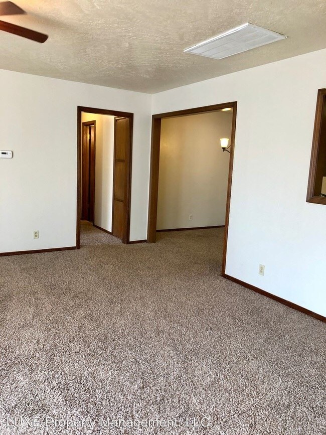 Foto del edificio - 2 br, 2 bath House - 8300 NW 8th