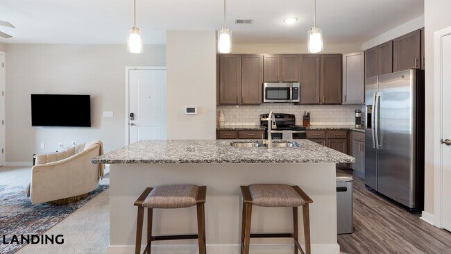 Foto del edificio - 16200 Croft Dr