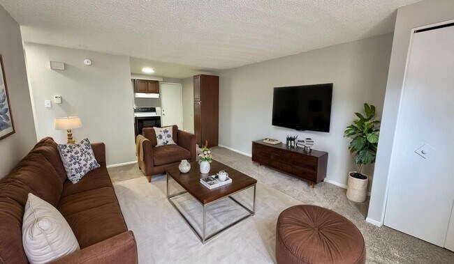 Foto del edificio - 2915 Straus Ln