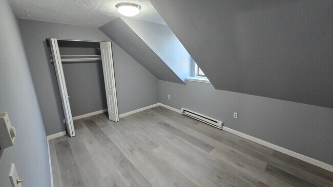 Building Photo - 20 Common St