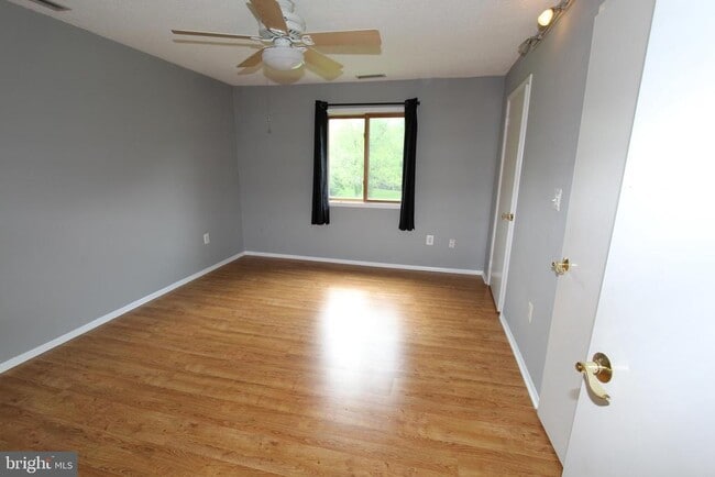 Building Photo - 1112 Aspen Dr