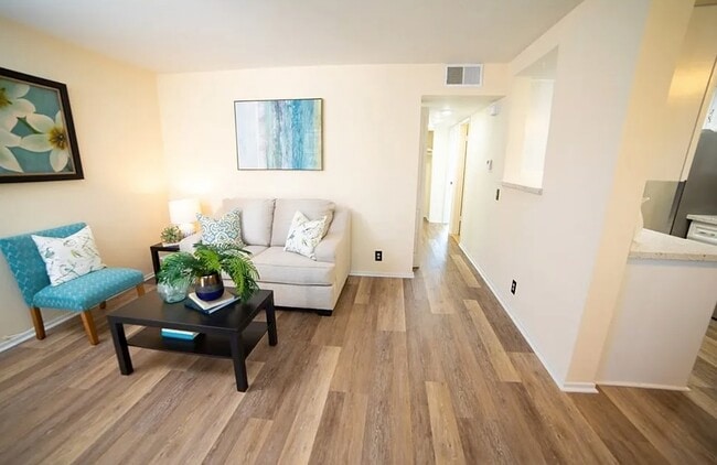 Building Photo - 638 Bridgeport Cir