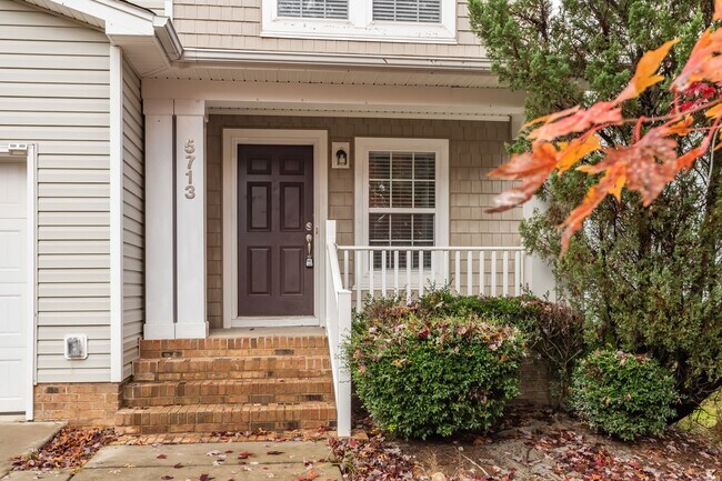 Building Photo - AVAILABLE NOW! Recently Updated 2-Story Ho...