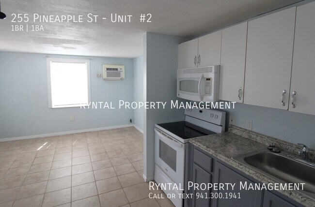 Building Photo - Charming 1/1 Bungalow-Style Duplex in Engl...