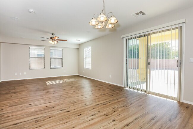 Foto del edificio - 11197 E Wallflower Ln