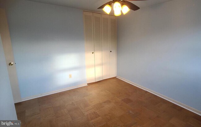 Foto del edificio - 934 Regina Dr