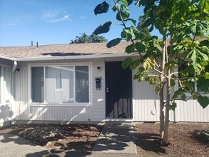 Building Photo - 4452 SE 61st Ave