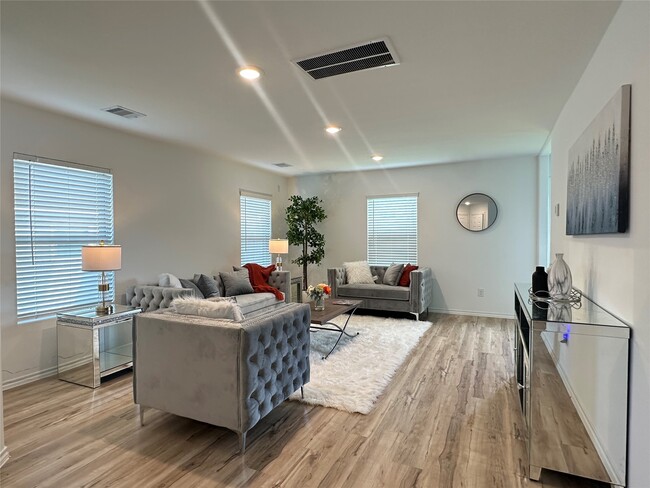 Building Photo - 11079 N Lake Mist Ln