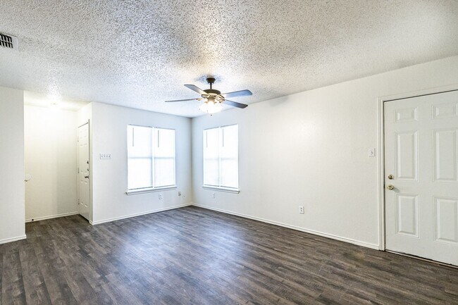 Foto del edificio - Cute 3 bed 2 bath Duplex