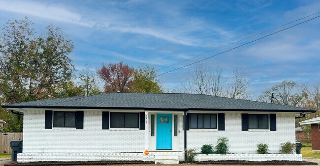 Photo - 1416 Vesta Ave Apartments