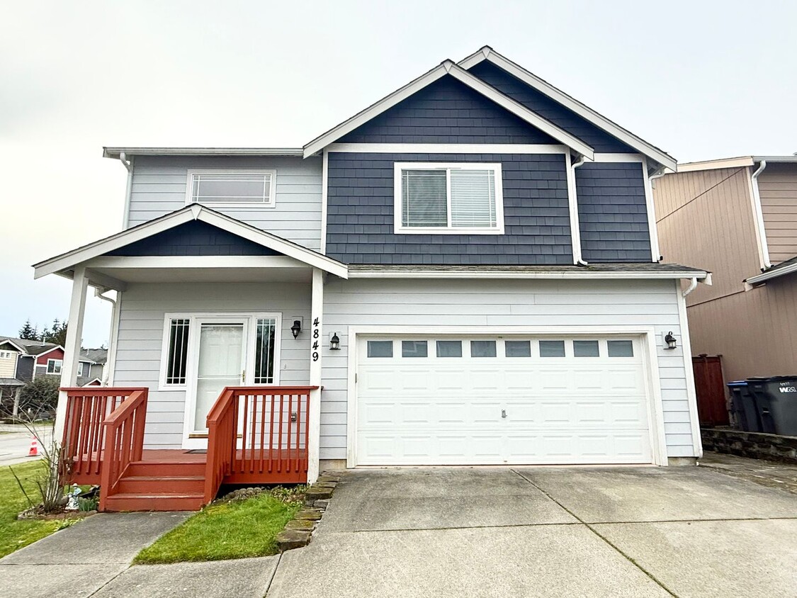 Foto principal - 4 bedroom house in Bremerton area.