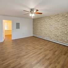 Building Photo - 224 Walsh Ave