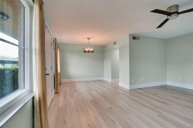 Foto del edificio - 4920 Locust St NE