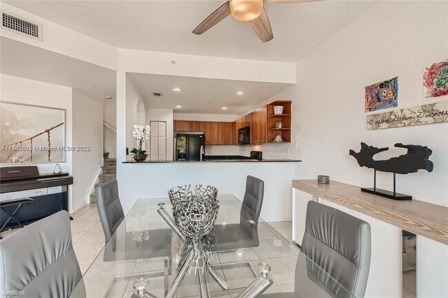 Foto del edificio - 3 br, 2.5 bath House - 10885 NW 89th Ter U...