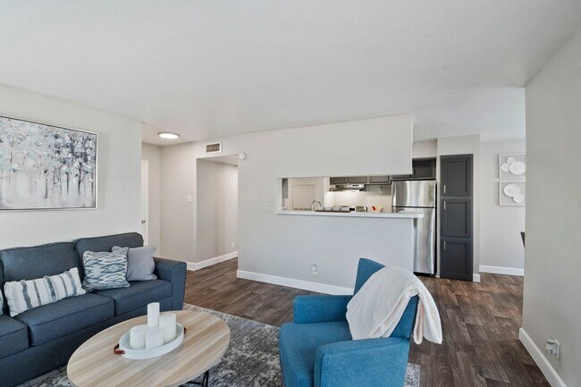 Foto del edificio - Hampton Courts