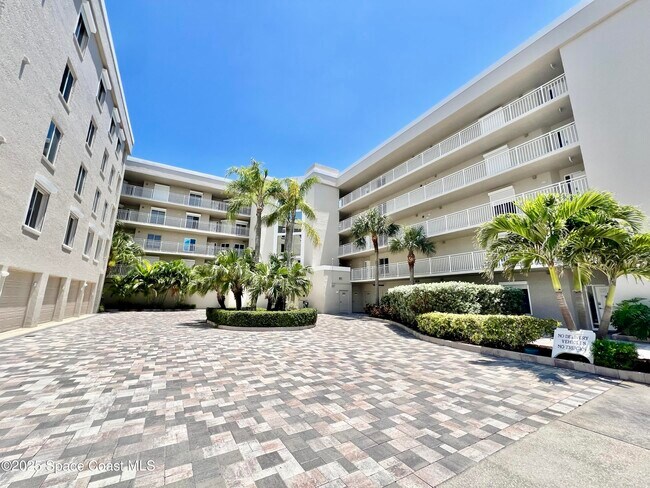 Foto del edificio - 425 Buchanan Ave