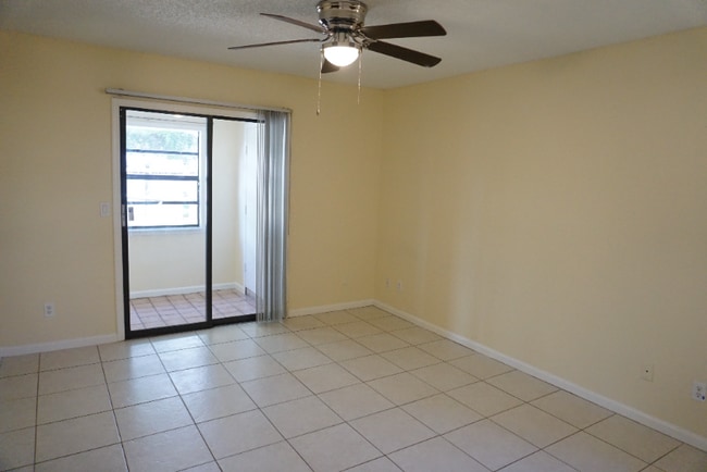 Foto del edificio - 8745 Satalite Terrace