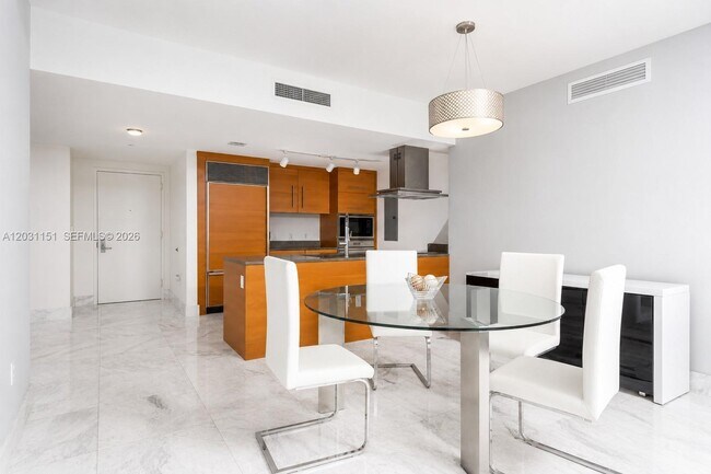 Foto del edificio - 495 Brickell Ave