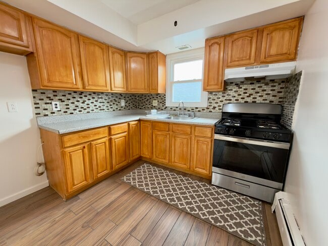 Building Photo - 215 Seaview Ave