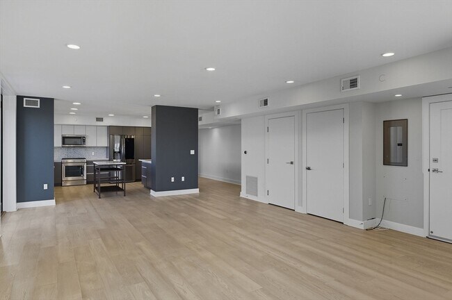 Foto del edificio - 85 Willow Ct