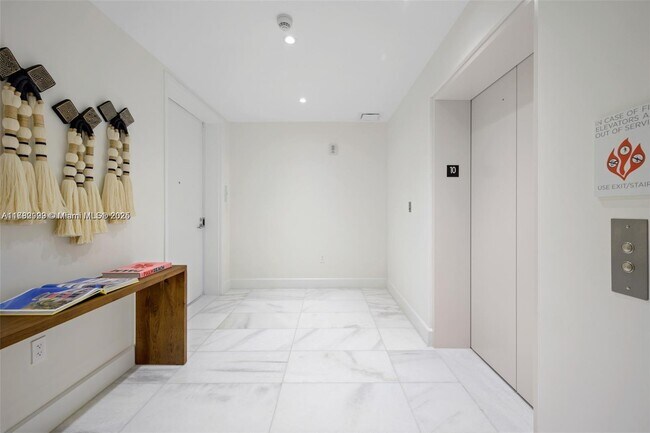 Foto del edificio - 700 NE 26th Terrace