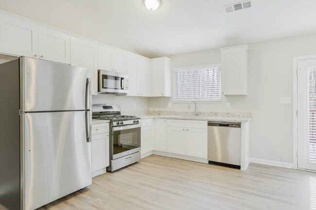 Foto del edificio - 837 Forest Path