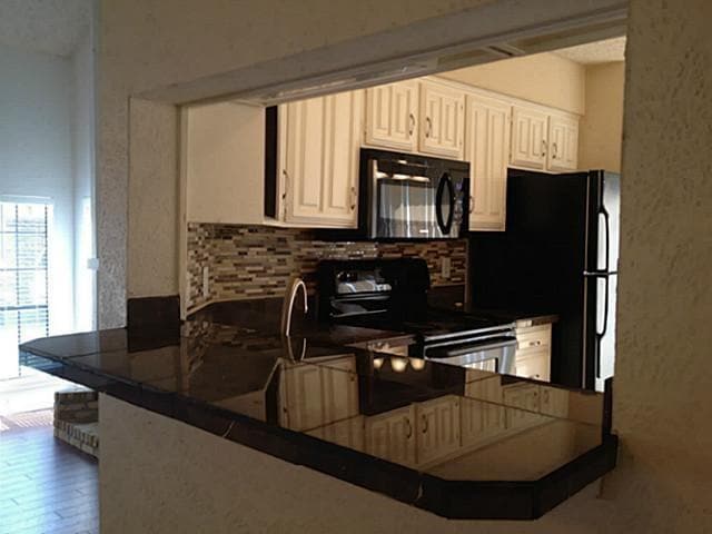 Building Photo - 777 Custer Rd