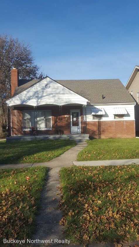 Primary Photo - 1015 Booth Ave