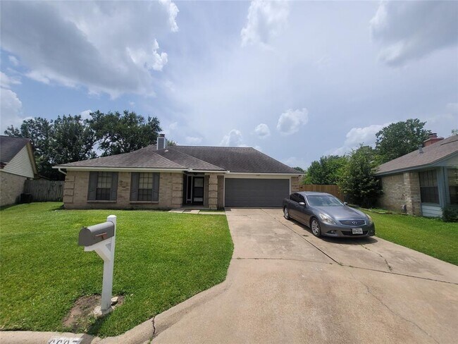 Foto del edificio - 6607 Readsland Ln