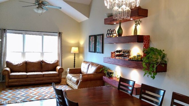 Building Photo - 4 br, 2.5 bath House - 106 Chalkwell Ct.