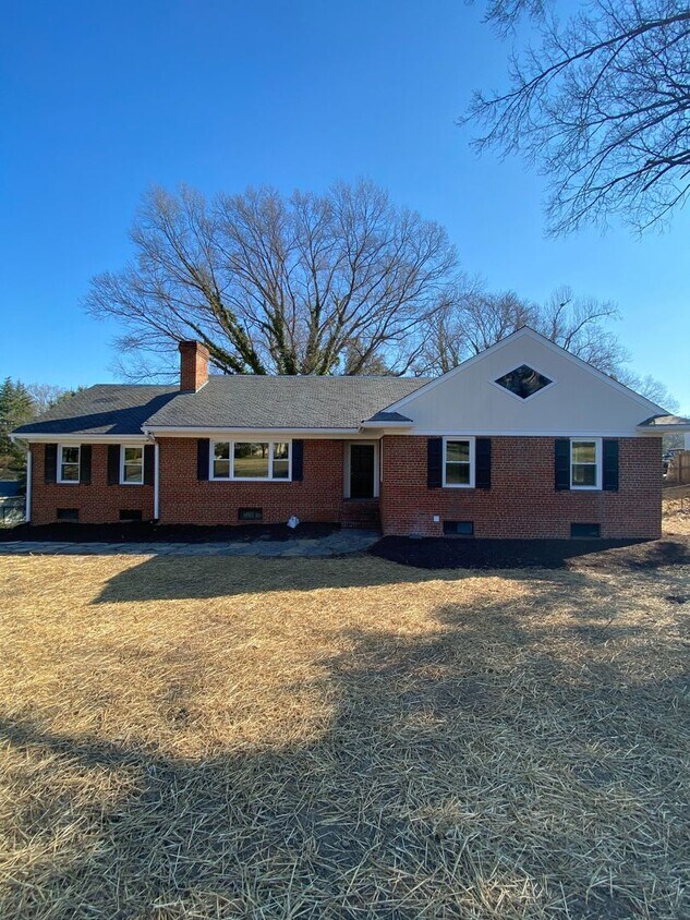 Foto principal - 8217 Woodman Rd