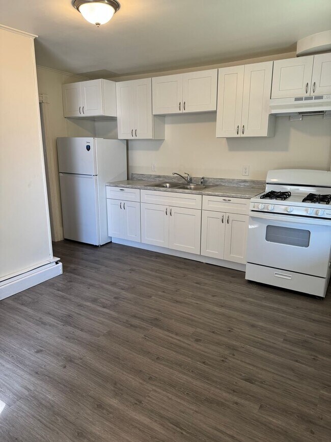 Foto del edificio - 3 Bedroom / 1 Bathroom Home in Allentown!