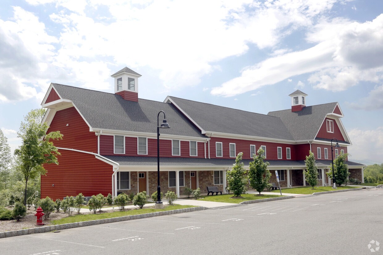 C Apartments in Whitehouse Station, NJ